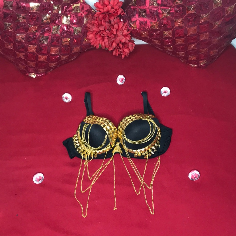 Women’s studded bra